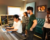 studere musikkproduksjon